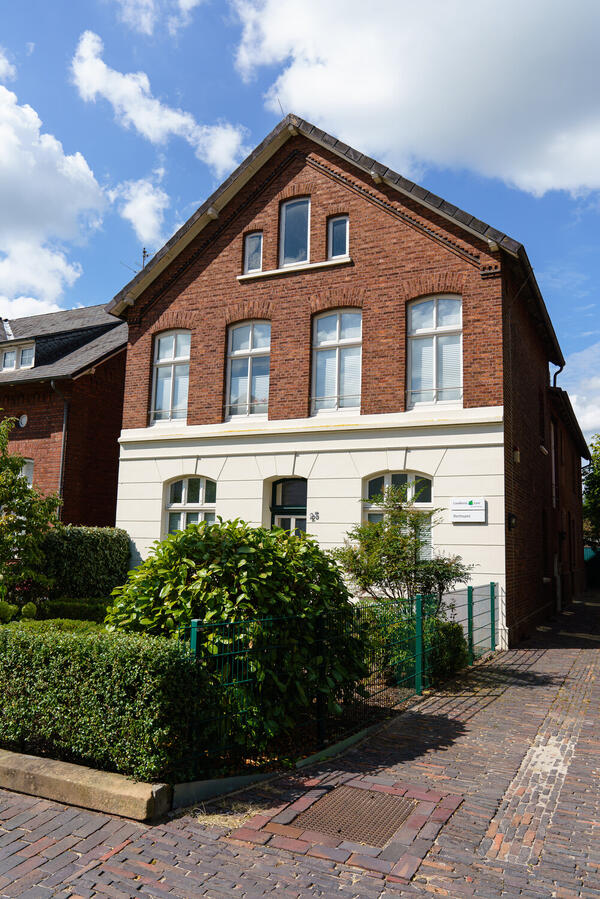 Verwaltungsgebäude des Rechtsamts mit Kommunalaufsicht  des Landkreises Leer in der Bergmannstraße