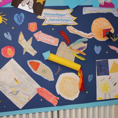 Collage: Sternenflieger basteln im Kindergarten Hahnentange