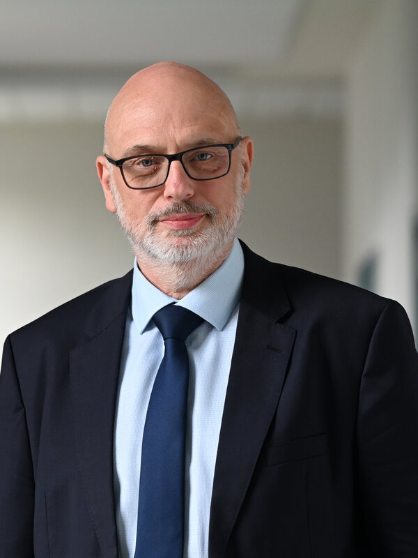 Portraitaufnahme Dezernent Michael Kl&auml;sener