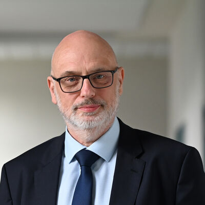 Portraitaufnahme Dezernent Michael Kl&auml;sener