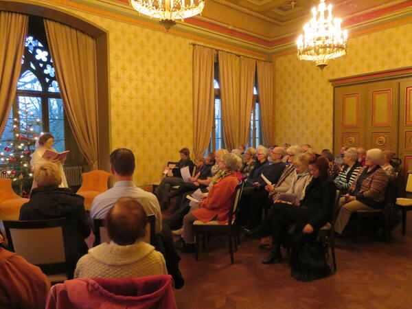 Menschen im Schloss
